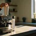 Co ile wymieniać filtr w ekspresie do kawy DeLonghi?